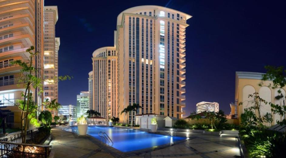 Venice Luxury Residences Тагуиг Екстериор снимка